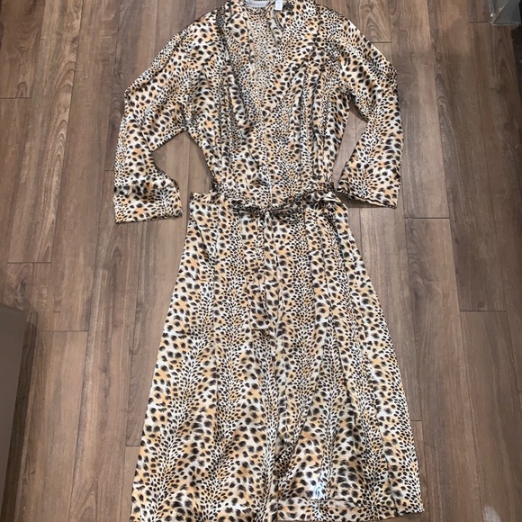 Victoria's Secret Other - Victoria's Secret Vintage Leopard Print Satin Robe | XS/S
